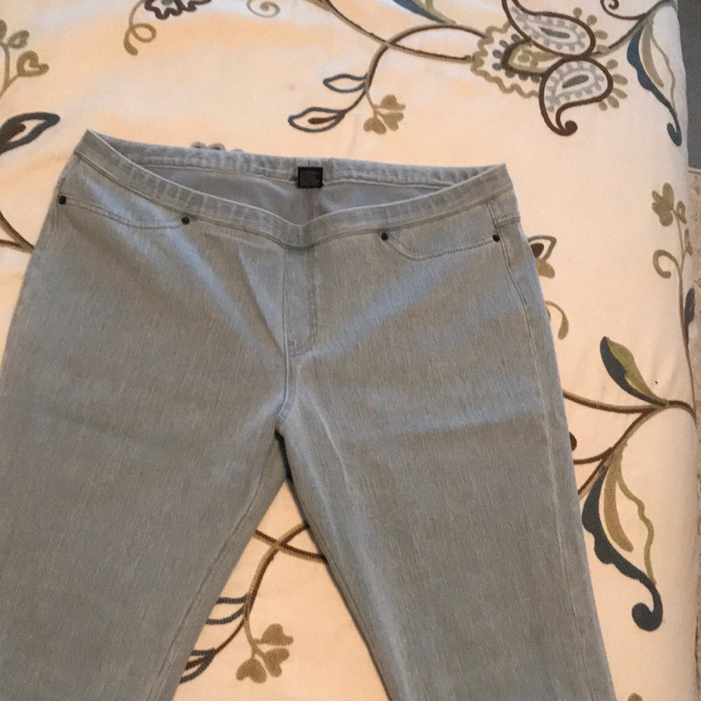 Light blue Jeggings/jeans.